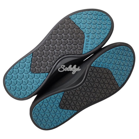 Vessi Weekend Chelsea Mens 11 Asphalt Black Waterproof Knit DymaTex Sneaker Boot - Picture 8 of 11